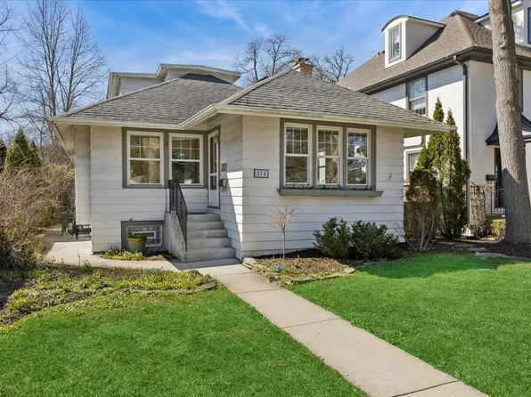 574 Orchard Ln, Winnetka, IL 60093