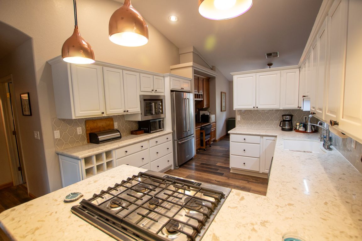 next background image