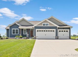 34 Summerwyn Dr SE, Caledonia, MI 49316
