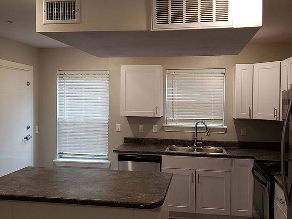 2nd image of 2909 Olivia Ave #2808