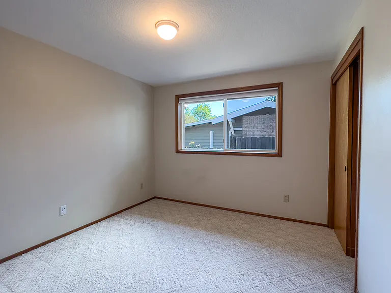 12780 SE 25th Ave — Photo 14