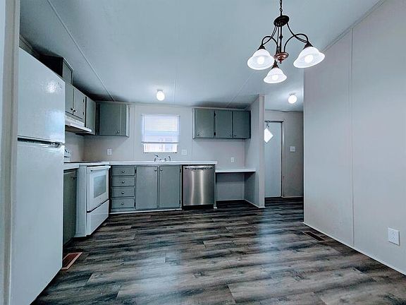 5th image of 220 Sunshine Dr