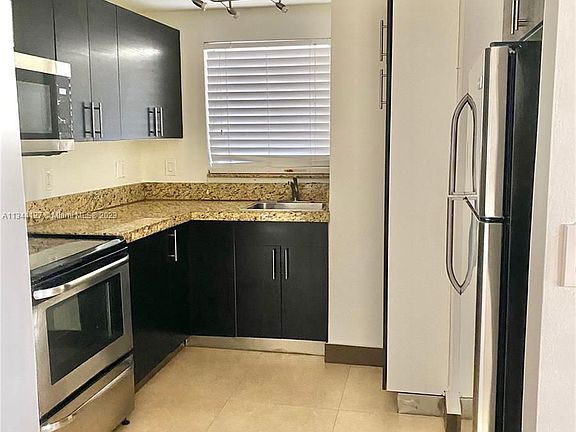 3rd image of 8870 Fontainebleau Blvd APT 311