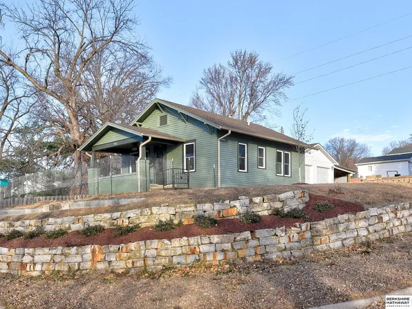 902 8th Ave, Nebraska City, NE 68410