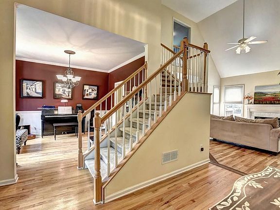 3rd image of 3915 Three Chimneys Ln