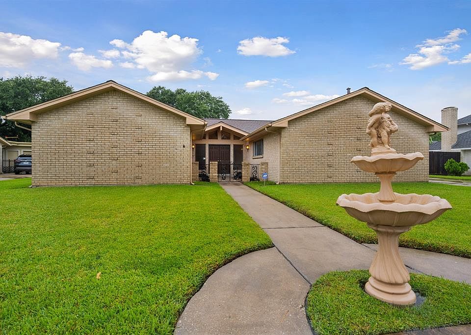 1st image of 2608 Williamsburg Dr