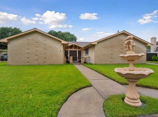 2608 Williamsburg Dr, Pasadena, TX 77502
