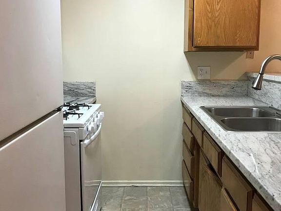 3rd image of 5000 Echo St APT 23