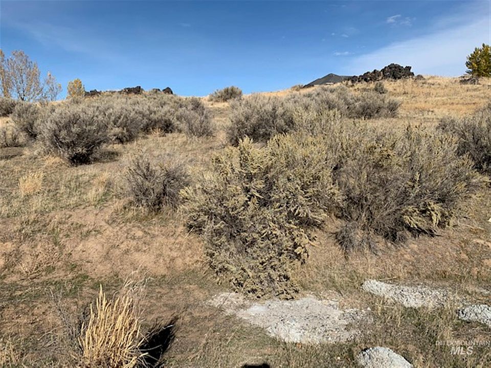 2nd image of 3 Arrowhead Ranches