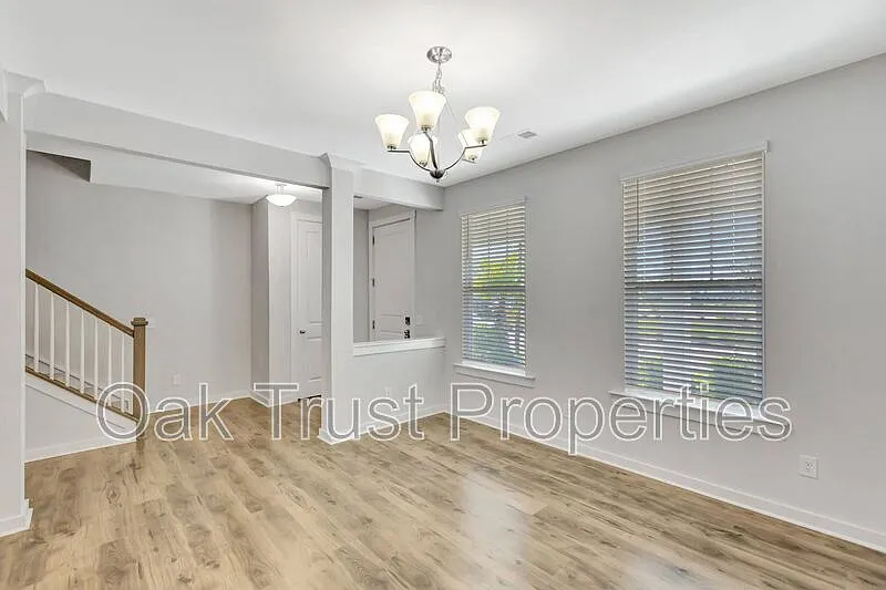 3 bed, 2.5 bath, 1944 sqft, $1,950 — Photo 4