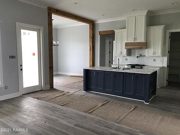 3rd image of 300 Bamboo Palm Way Dr