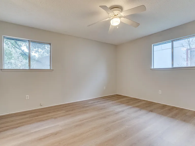 12304 Bent Cedar Cv — Photo 8