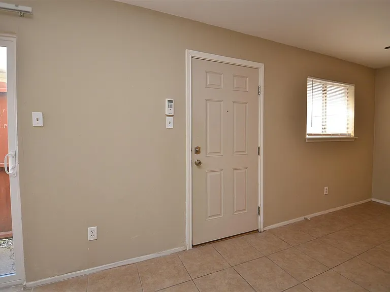 5993 Allday Dr #B — Photo 8