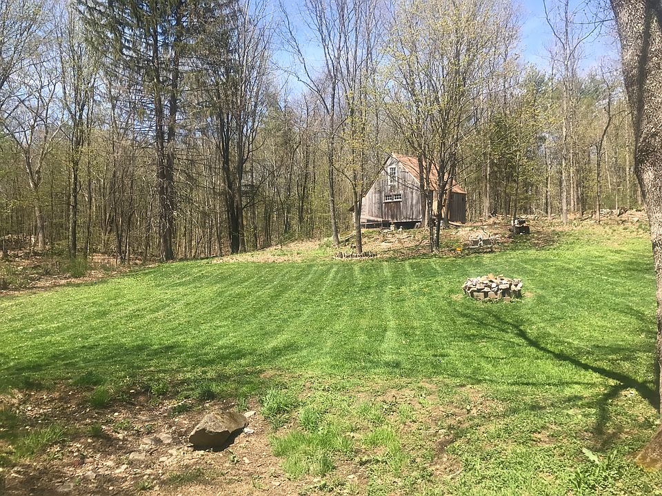 2nd image of 81 Putnam Hill Rd