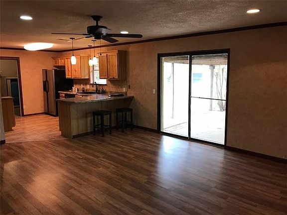 4th image of 1003 Newell Dr