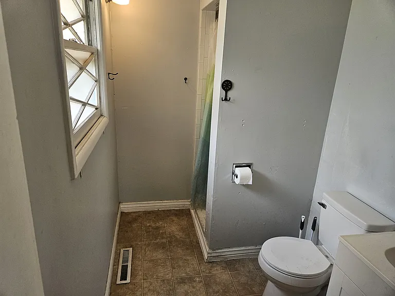 2125 Baltic Ave — Photo 9