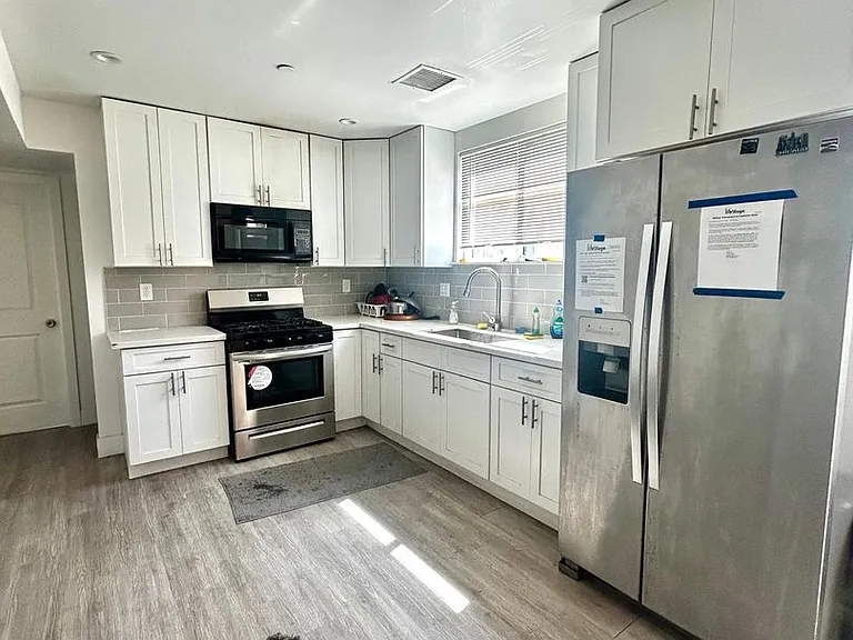 1571 W 37th Pl — Photo 29