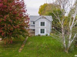 18929 N Hakes Rd, Edelstein, IL 61526