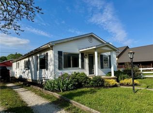 1226 E Main St, Coshocton, OH 43812