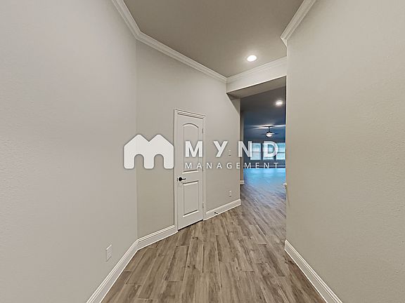 3rd image of 544 Bradley Dr