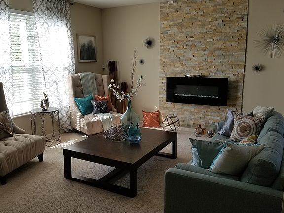 Living Room 14' x13'9"