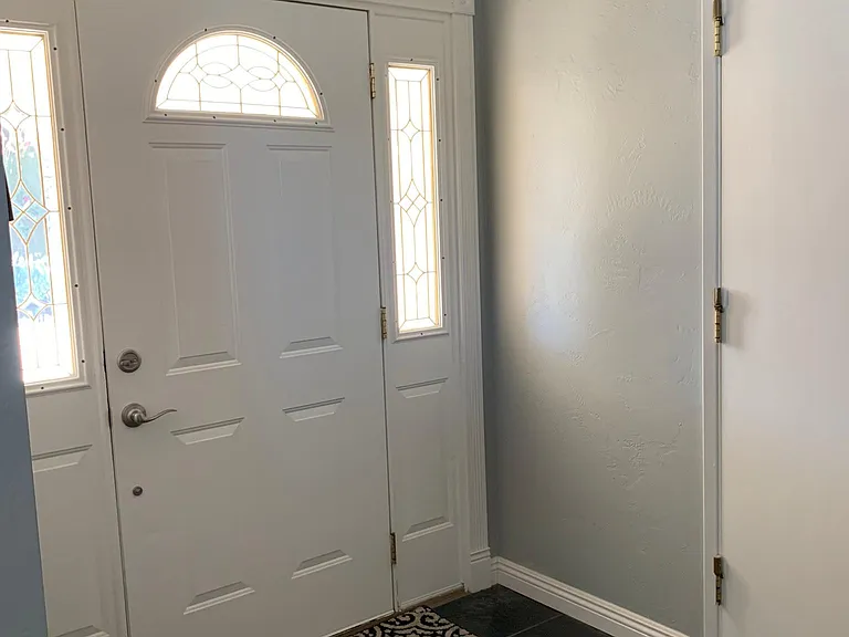 Entryway view