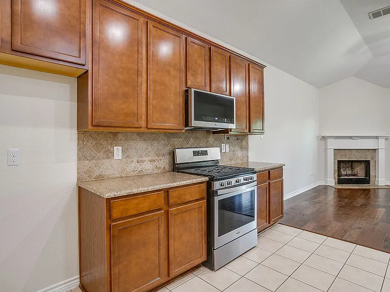 3801 Weatherstone Dr — Photo 23