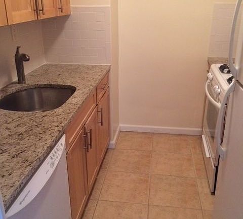 3rd image of 10460 Queens Blvd APT 21U