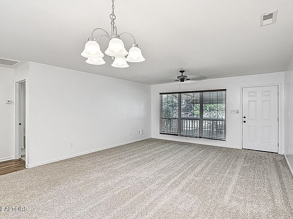 2nd image of 1958 Locarno Dr