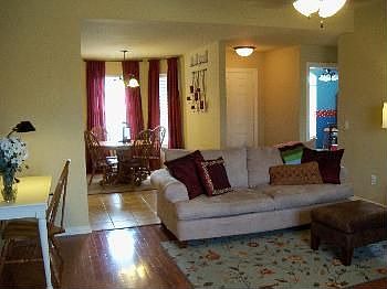 5th image of 1046 Applewood Cir