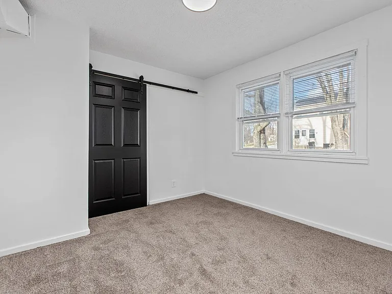 62 Midland Heights Cir #C — Photo 12