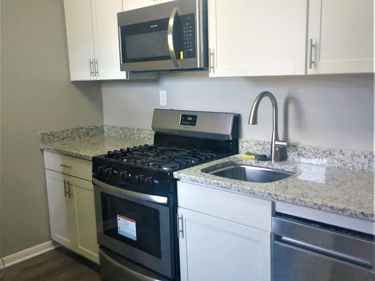 2323 Sidney St — Photo 11