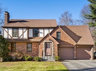 3 Old English Rd, Worcester, MA 01609