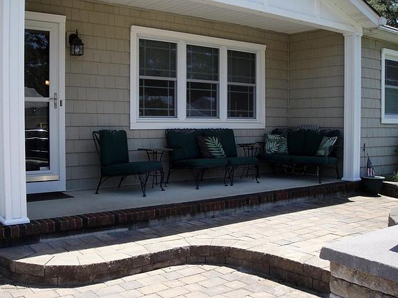 4th image of 24 Sheepshead Dr