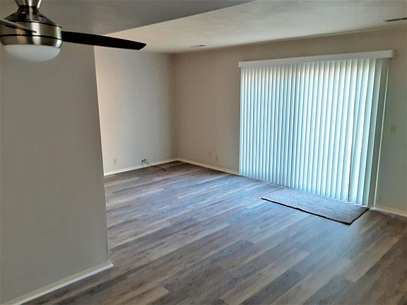 2nd image of 6207 N Northmoor Ct