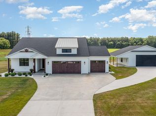 5523 N Thomas Rd, Freeland, MI 48623