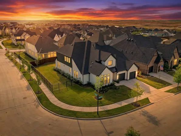 2113 Heather Hills Dr, Fort Worth, TX 76008