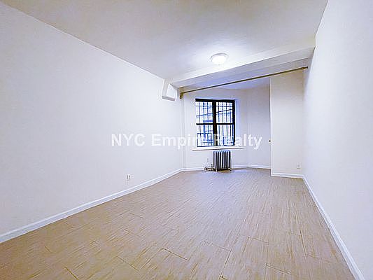 4th image of 35 Hamilton Pl APT 100A