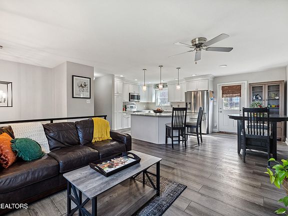 3rd image of 8010 Wiebelo Dr