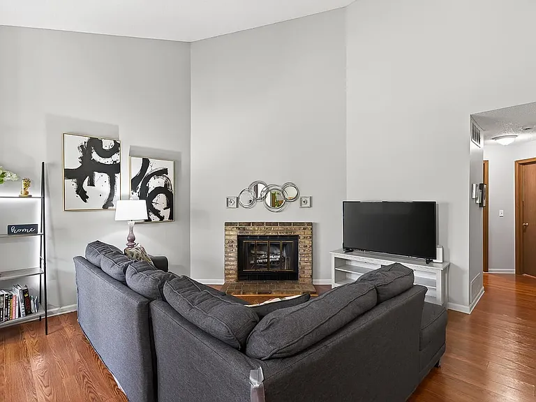 1063 Duckwood Dr #207 — Photo 8