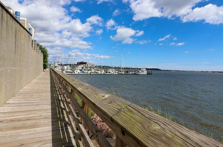 Walk along the water to the yacht club, restaurants, and around the entire condo community.