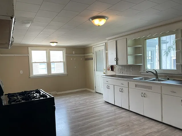 516 W Main St — Photo 5