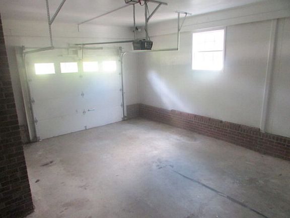 4th image of 1303 Crisp St