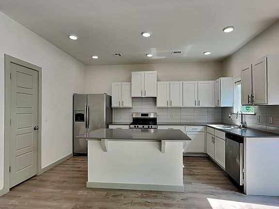 5th image of 13526 Vinita Dr