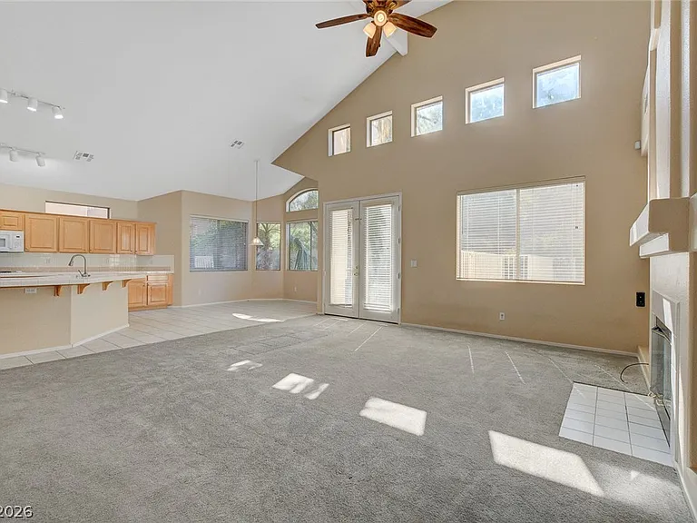1209 Corona Valley St — Photo 9