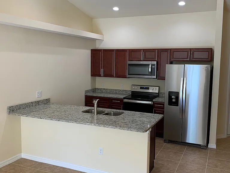 3827 SW 8th Ct — Photo 31