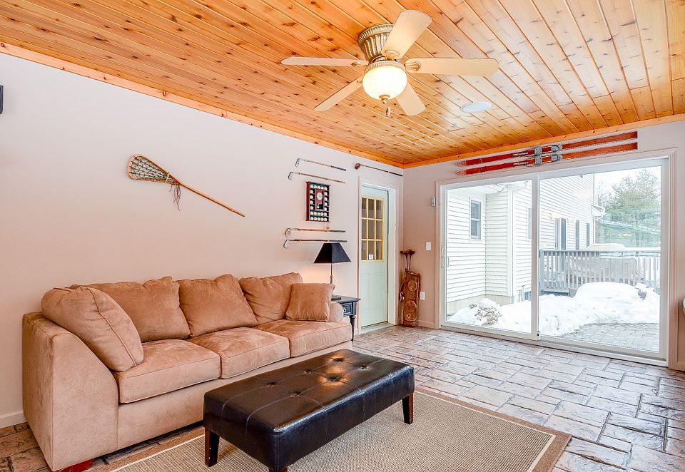 2nd image of 89 Cold Spring Ln