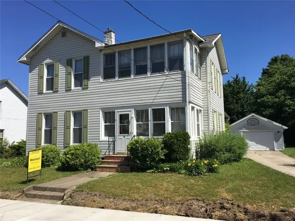 18 Lincoln St, North East, PA 16428