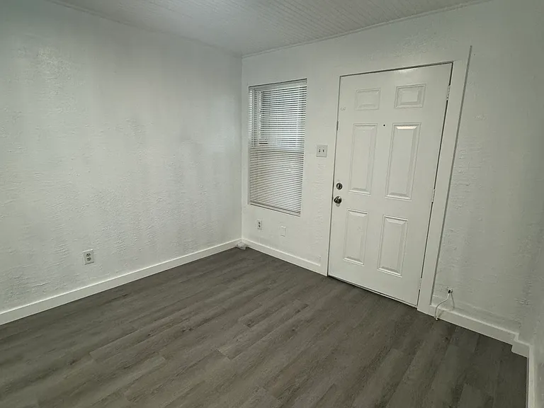 2902 Sweeney Ln #7 — Photo 10