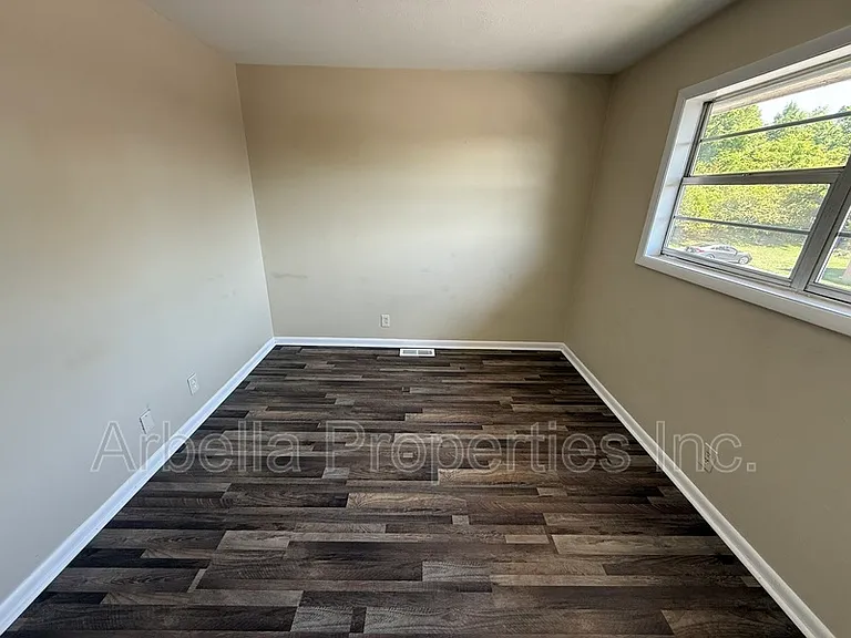 1404 Bloomingdale Rd #A4 — Photo 13